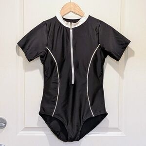 EUC XL Black and White High Collar Zip Front Mod Style Bathing Suit